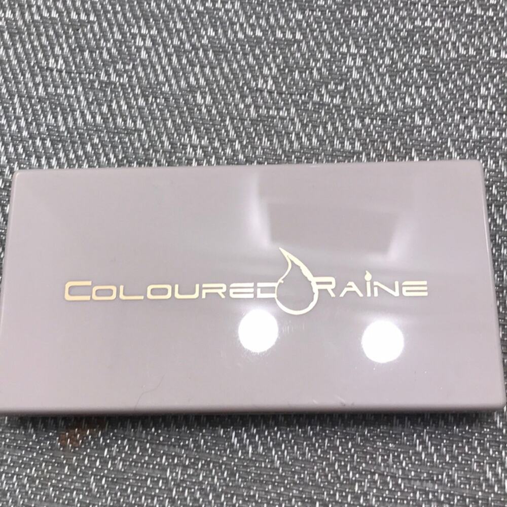 Coloured Raine Vinyard eyeshadow